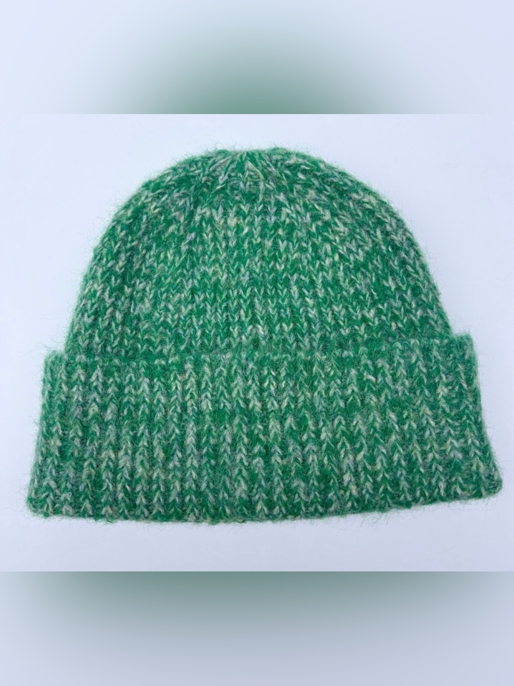 Free People Frostline beanie. NWT. Kelly green